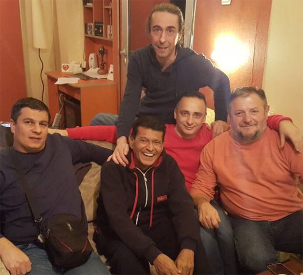 Синан Сакић опет пева 