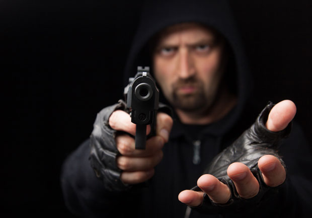 ЕВРОПСКА КОМИСИЈА УПОЗОРАВА: Банде из БиХ пљачкају куће и тргују белим робљем по ЕУ