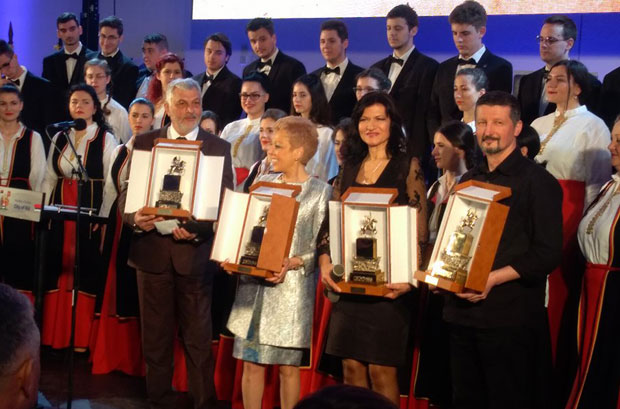 Бисери за градоначелника