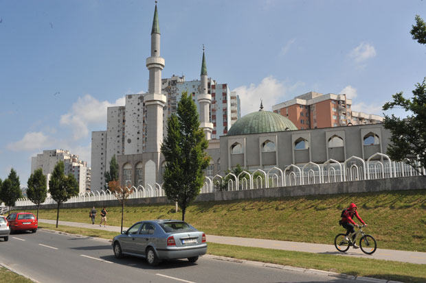 Имам сарајевске џамије: Српска је геноцидна творевина, а Срби – четници, фашисти и кољачи!