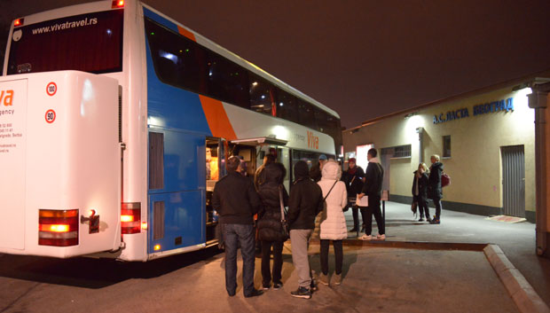 Аутобусом брже, возом јефтиније