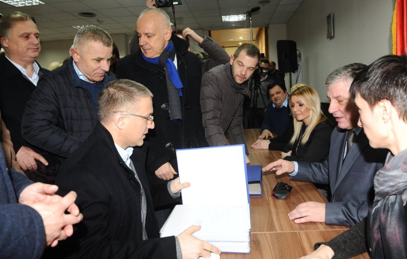 Напредњаци предали листу, демократе збијају редове