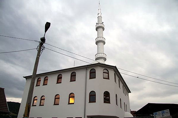 Горелa џамија у Новом Пазару