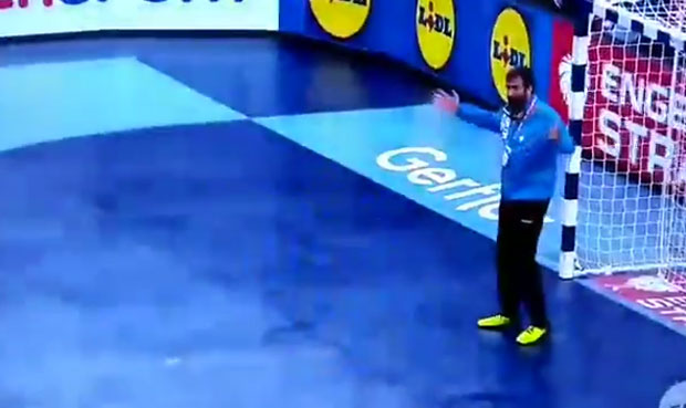 Судије поништиле победу Словеније, Вујовић у бесу ушао у терен и стао испред гола (ВИДЕО)