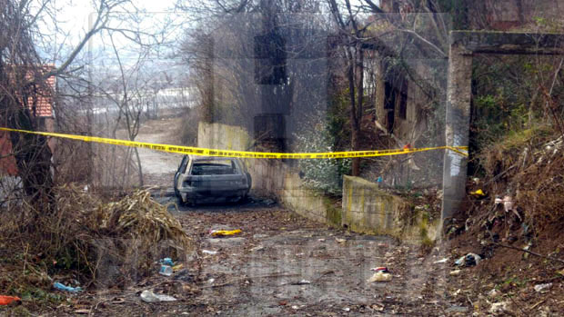 НАЂЕНИ ПРВИ ДОКАЗИ: Запаљена “опел астра” недалеко од места убиства (ФОТО)