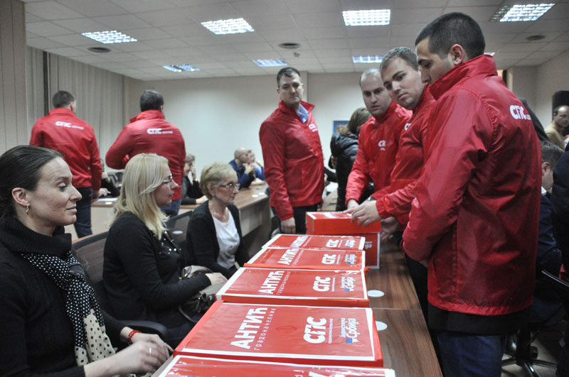 На листама глумци, професори, спортисти