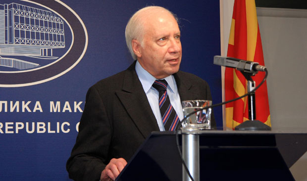 Нимиц: Време је да се реши спор Македоније и Грчке