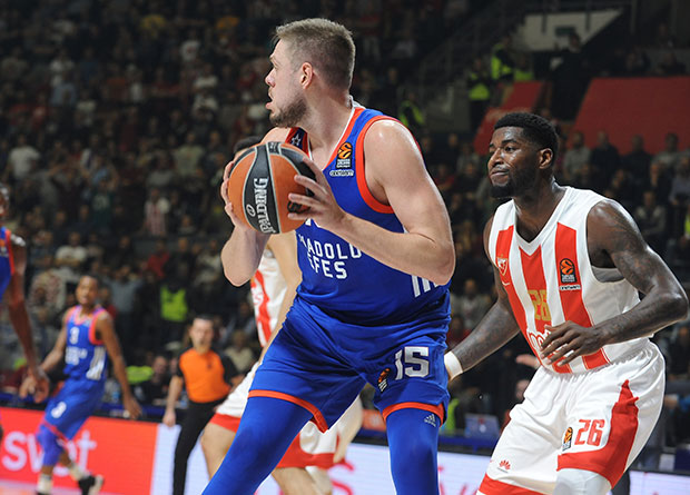 Дабл-дабл Штимца недовољан Ефесу у Москви, одлични Мицов и Недовић