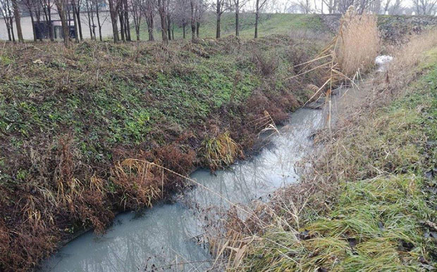 Откривен узрок загађења дренажног канала Кула-Врбас: ЈКП Комуналац затечен налазом