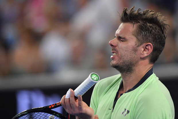 AO: Федерер рутински, Сангрен елиминисао Вавринку