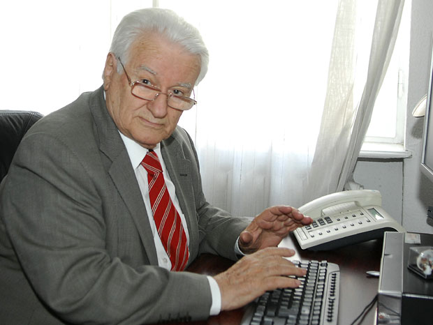 И Драгољуб Мићуновић кандидат за САНУ