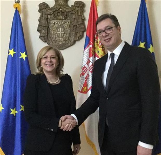 Европска комесарка са Вучићем: Најважније да ситуације буде стабилна