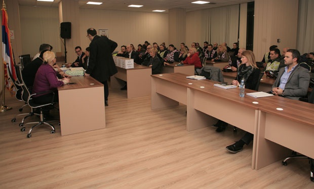 Проглашено шест листа, гласаће око 1,6 милиона бирача 