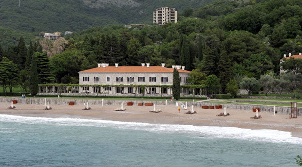 Карађорђевићи траже део Светог Стефана од Црне Горе и Аца Ђукановића