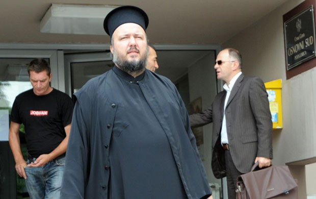 Мирашу колач, осталима мрвице