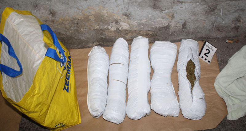 Заплењено 5,6 кг марихуане у Нишу, двоје ухапшено