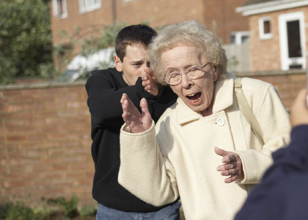 Ухапсили Рамба, јер је пљачкао и тукао пензионере