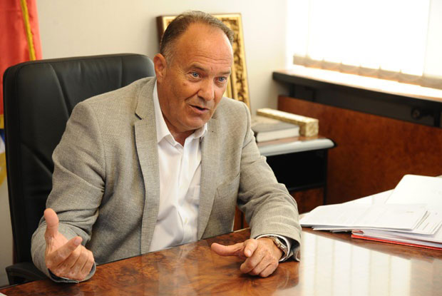 Шарчевић: Смањићемо број викенд професора на КиМ