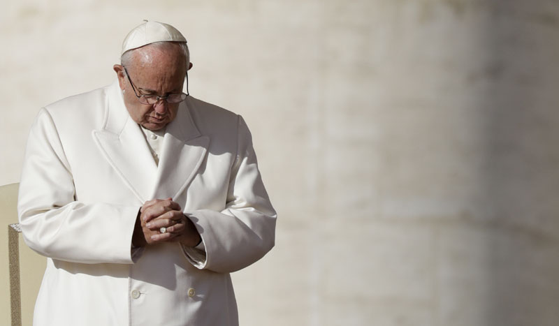 Папа: Лажне вести су зло, новинари да трагају за истином