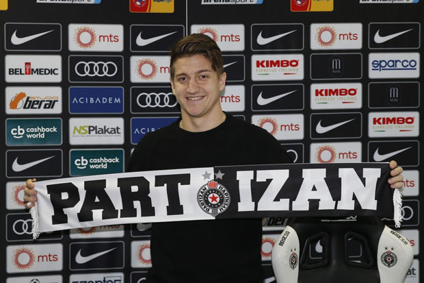 ПАРТИЗАН ПРЕДСТАВИО ВАКУЛКА: Озил одлучио за минут