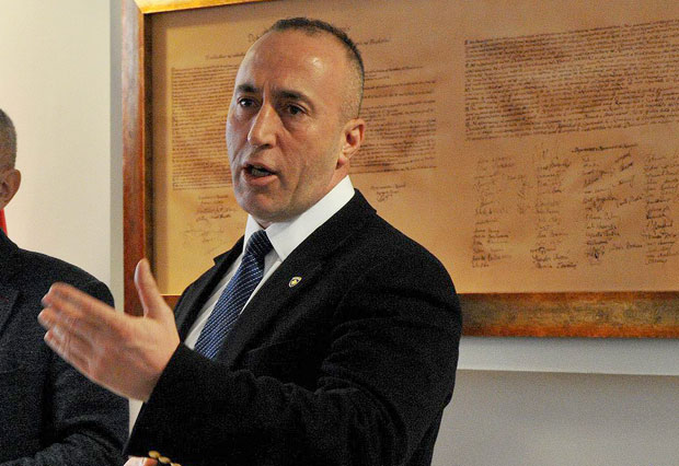 ХАРАДИНАЈ О УКИДАЊУ СПЕЦИЈАЛНОГ СУДА: Влада полаже рачуне посланицима, а не амбасадорима