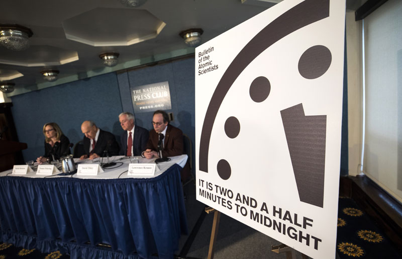 САТ СУДЊЕГ ДАНА ОДБРОЈАВА: Само два минута до краха цивилизације