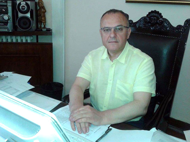 Електронски факултет у Нишу: Проблем - доценти