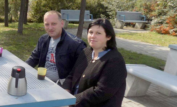 БОРБА ПРОТИВ БЕЛЕ КУГЕ: Младе из Украјине спасавају село