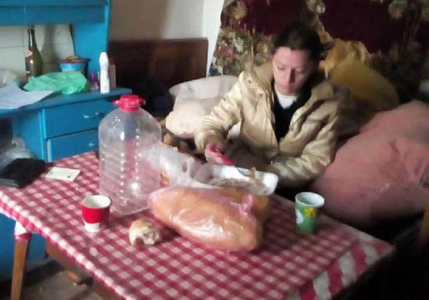 НЕОПХОДНА ПОМОЋ ЗА СВЕТЛАНУ ДЕВИЋ: Болесна девојка живи без прихода