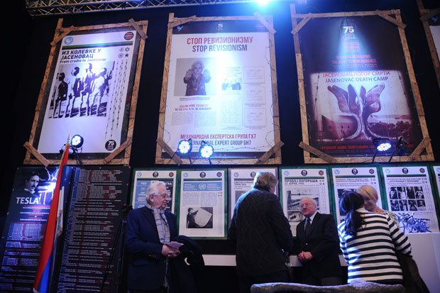 НОВОСТИ НА ИЗЛОЖБИ О ЈАСЕНОВЦУ У ЊУЈОРКУ: Свет видео истину коју Загреб хоће да сакрије (ФОТО/ВИДЕО)