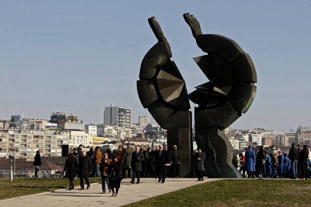 Сећање на жртве Холокауста – положени венци на Старом сајмишту (ВИДЕО)
