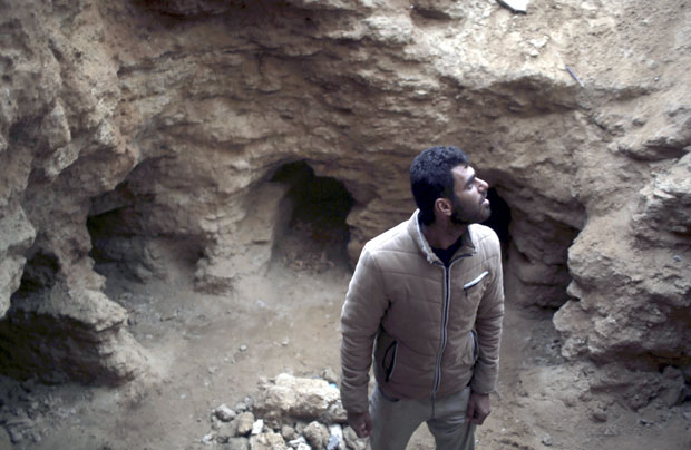 Палестинац нашао древно гробље у свом дворишту (ФОТО)