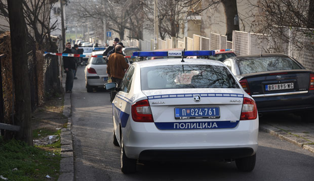 УЖАС НА ЗВЕЗДАРИ: Бескућник убијен ножем?
