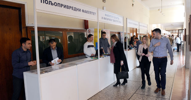 „НОВОСТИ“ НА САЈМУ ОБРАЗОВАЊА: Бруцошима информације из прве руке