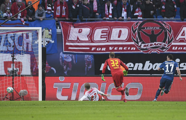 БУНДЕСЛИГА: Победа Бајерна, кикс Дортмунда, голови Јојића и Костића