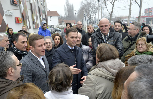 Захухтала се битка за бираче