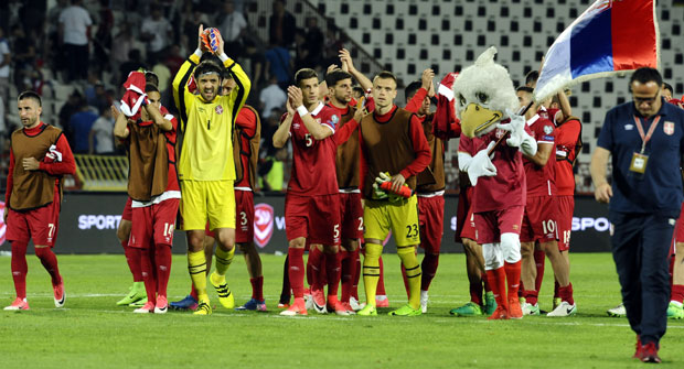 НЕМЦИ НУДЕ И НОВИ ГРБ: Репрезентација Србије ускоро у новој опреми