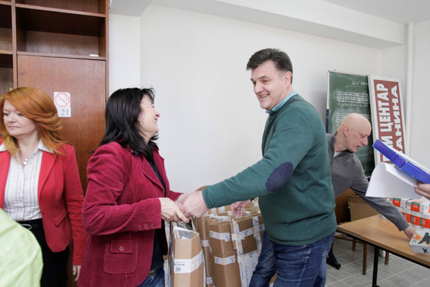 Компанија Mozzart донираће 670 телевизора школама у Србији