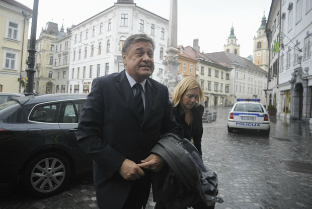 СКАНДАЛ У ЉУБЉАНИ: Оптужница против градоначелника Јанковића због мита