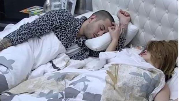  Филип и Кија у врелој акцији у хотелу (ВИДЕО)