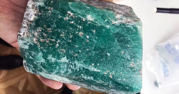 Џиновски смарагд ископан у Русији