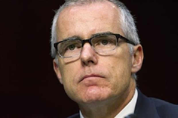 Заменик директора ФБИ поднео оставку