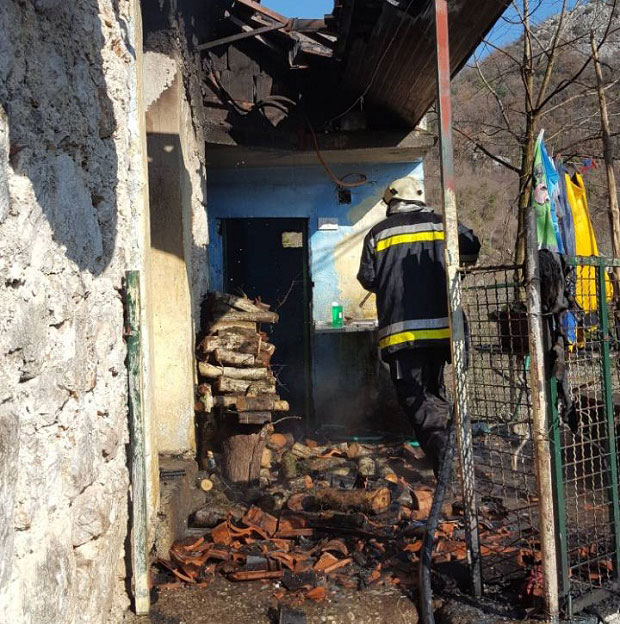 Изгорела кућа седмочлане породице Машановић 