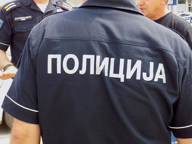 Лесковац: Ножем на оца