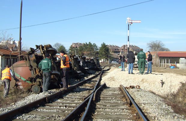 Уклоњена прва цистерна после инцидента са сумпорном киселином 