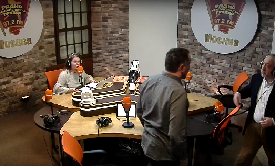 ЖЕСТОК ОКРШАЈ У СТУДИЈУ: Туча два новинара због несугласица о Стаљину (ВИДЕО)