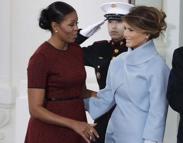 МИСТЕРИЈА РЕШЕНА:  Мишел Обама открила шта јој је поклонила Меланија Трамп (ВИДЕО)