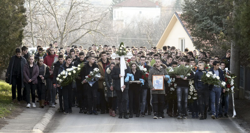 ОПРОШТАЈ ОД МЛАДОГ МИЛАНА: Врати се, мој бато, да те још једном видим