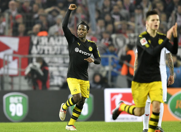 БУНДЕСЛИГА: Батшуаји двоструки стрелац на дебију