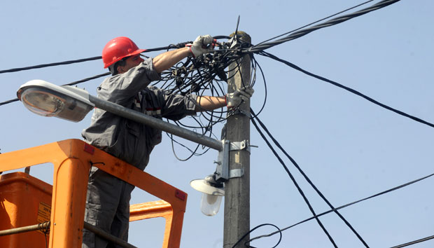ЕПС ОТКРИО: Украли струју вредну чак милијарду!